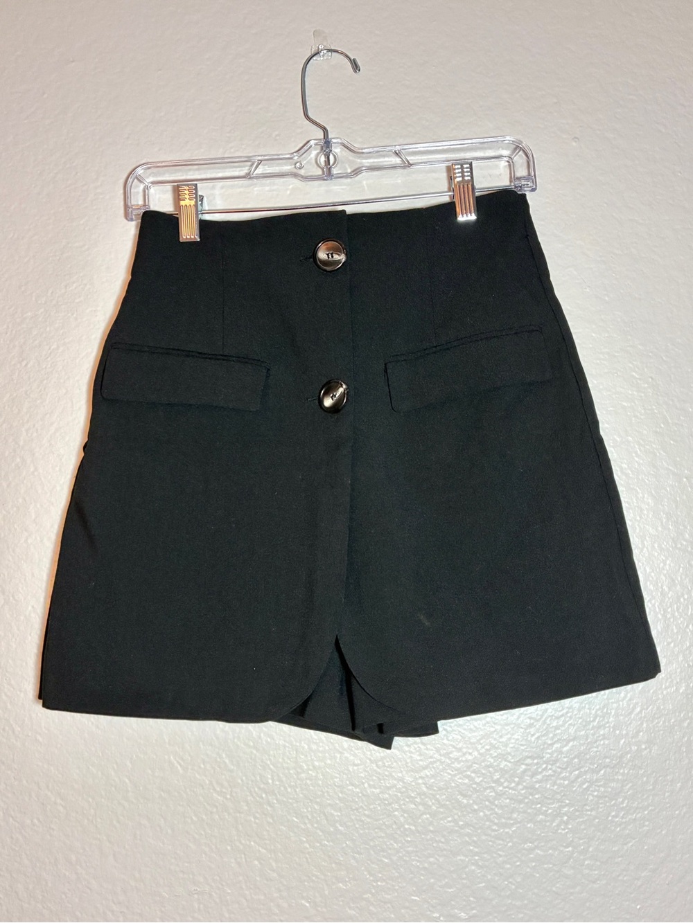 ZARA Women's Black Solid Bermuda Shorts Button Front Flat Front Size S Tailored